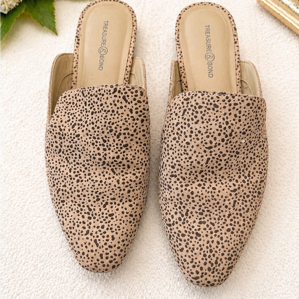 Treasure & Bond Beige and Black Leopard-Print Slip-On Mules